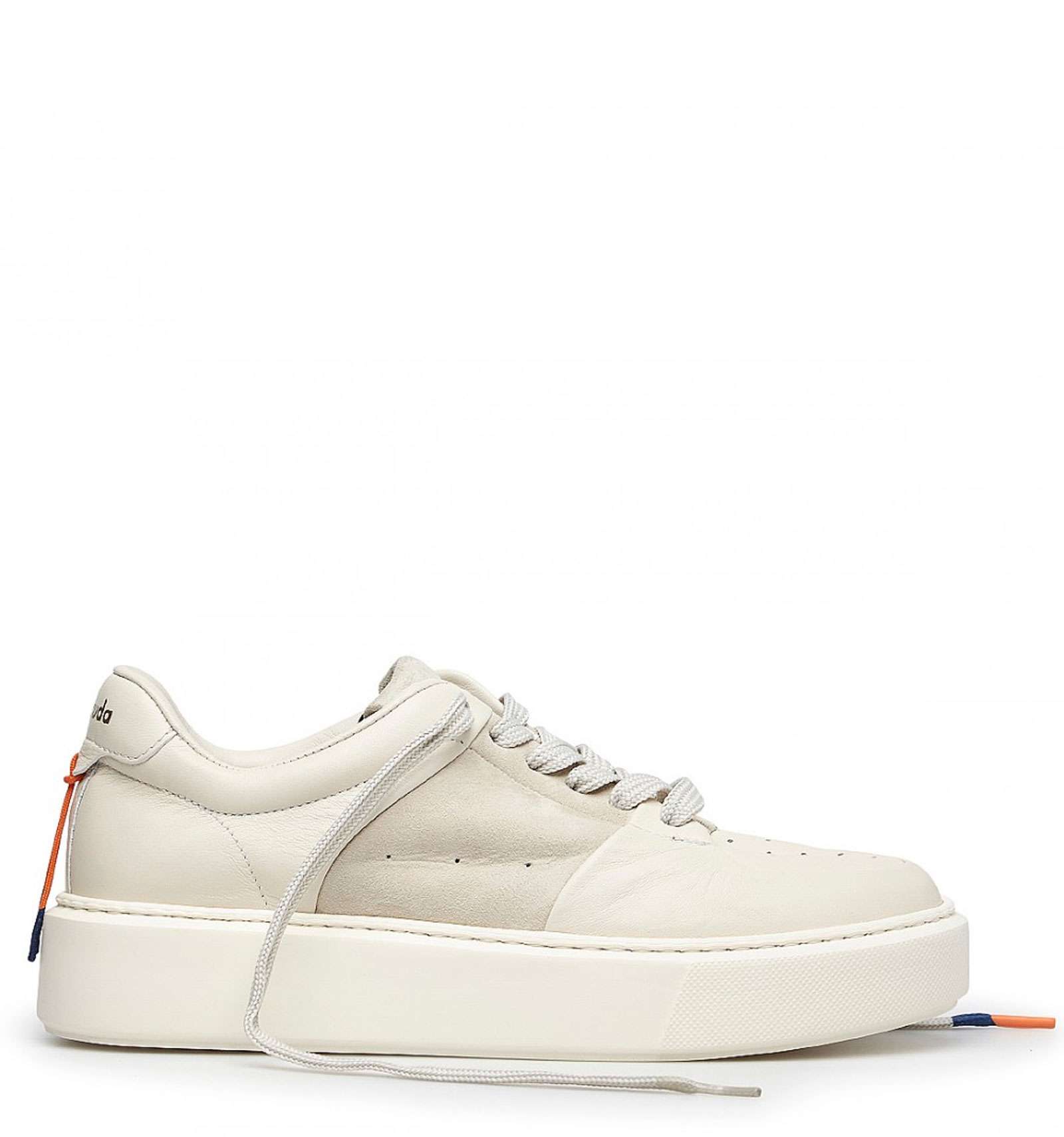 Barracuda NIKHO in white suede